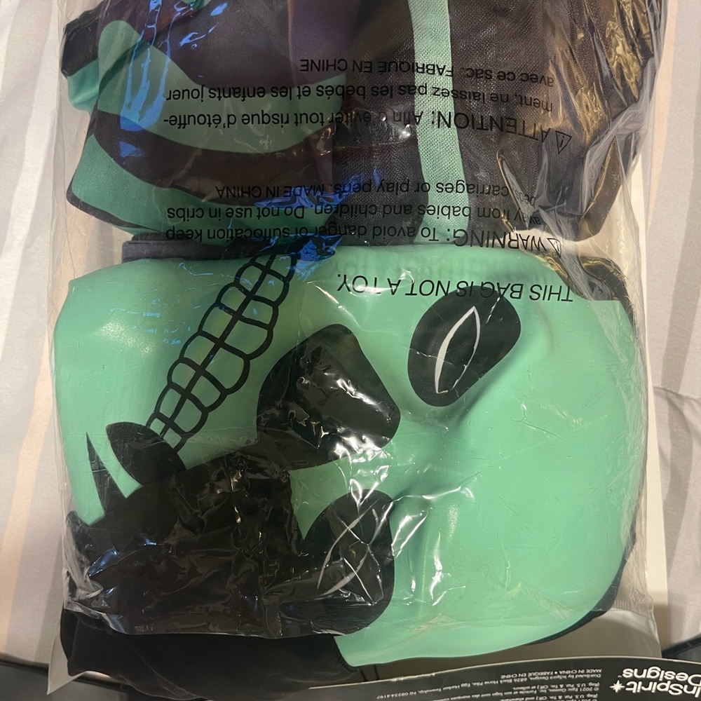 Fortnite boys large 10-12 skull trooper